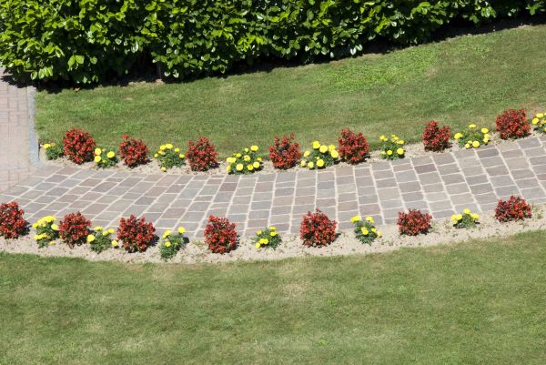 Cost of Garden Paving in Bloomfield Hills