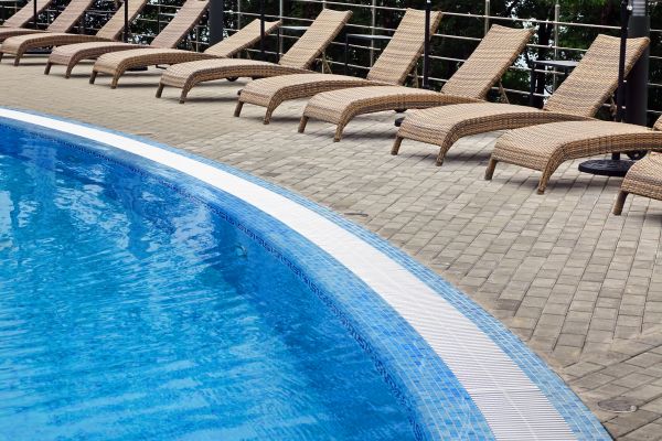 Cost of Poolside Hardscaping in Bloomfield Hills